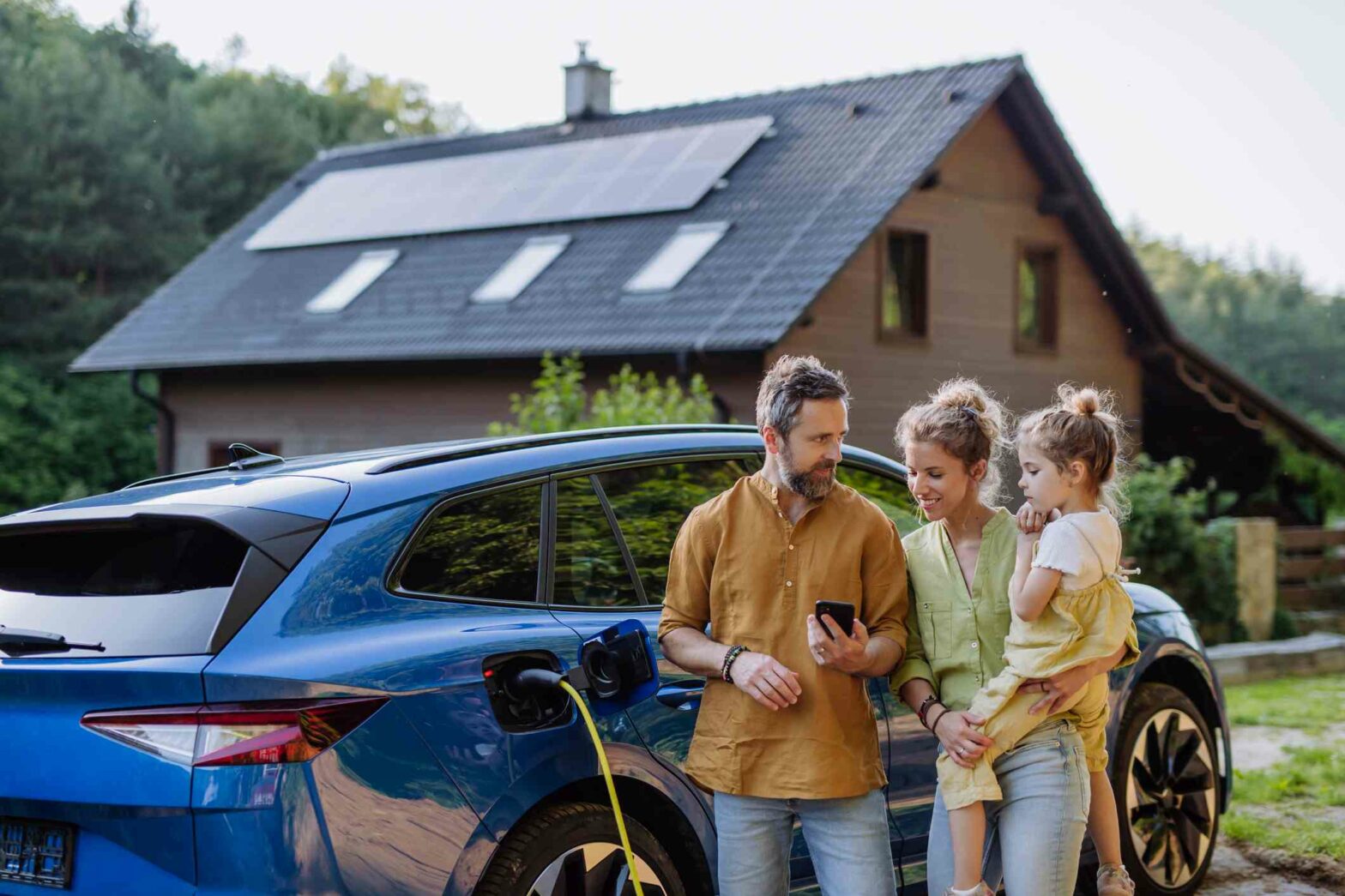 Familie mit eigenem Haus bekommt Eigentümerdarlehen